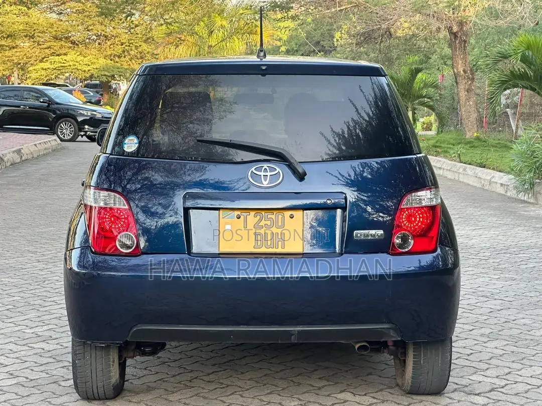 Toyota IST 2004 Blue