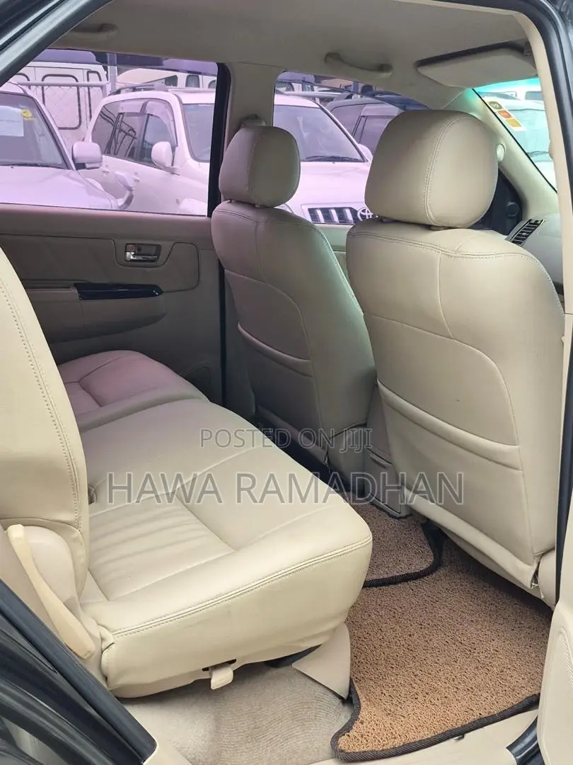 Toyota Hilux Surf 2006 Black