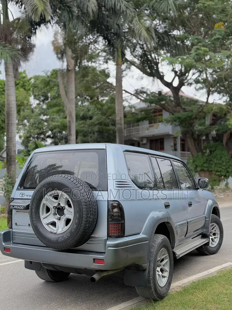 Toyota Land Cruiser Prado 1999 Silver
