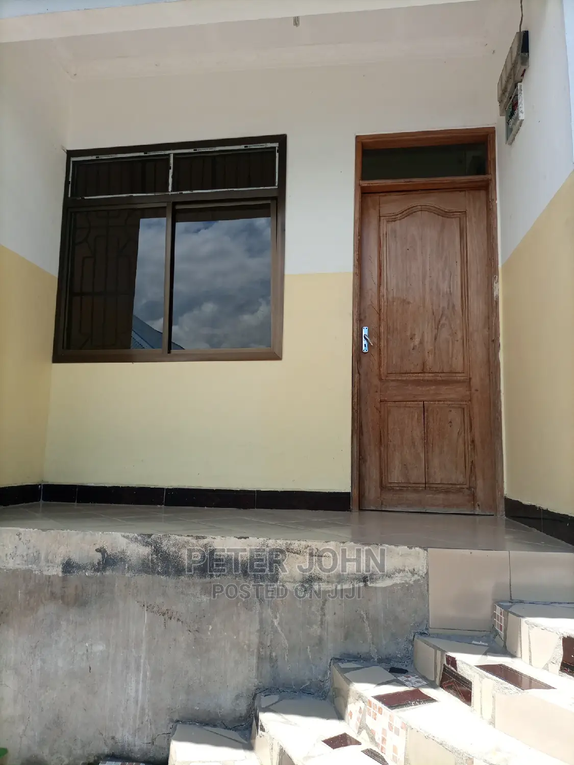 Chumba,Sebule Na Choo Ndani
