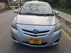 Toyota Belta 2004 Silver