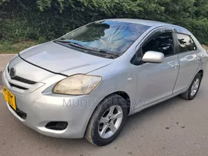 Toyota Belta 2004 Silver