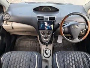 Toyota Belta 2004 Silver