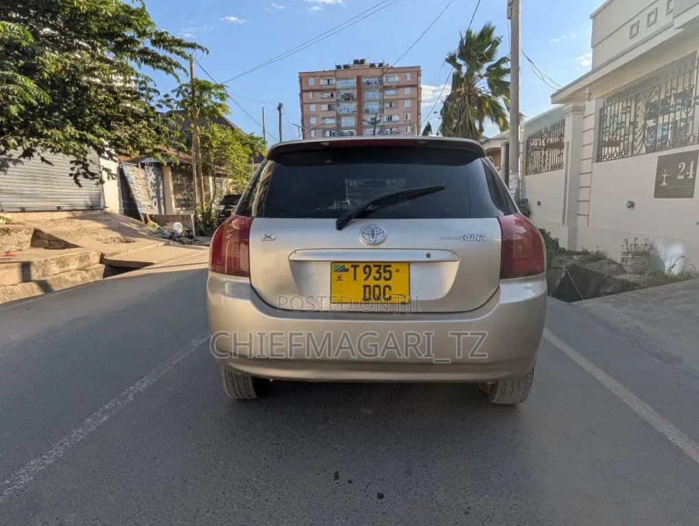 Toyota Corolla RunX 2005 Beige