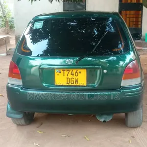 Toyota Starlet 2000 Green