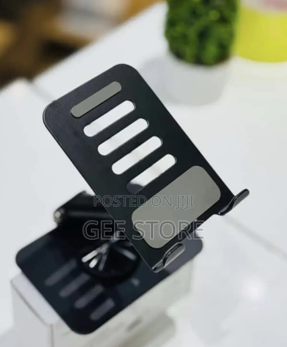 P47 Phone Stand