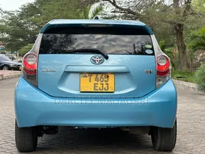 Toyota Aqua 2013 Blue