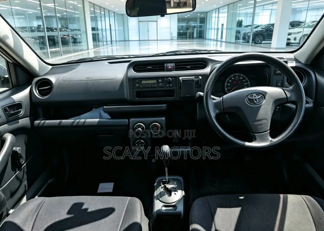 Toyota Succeed SV Premium 2016 Silver