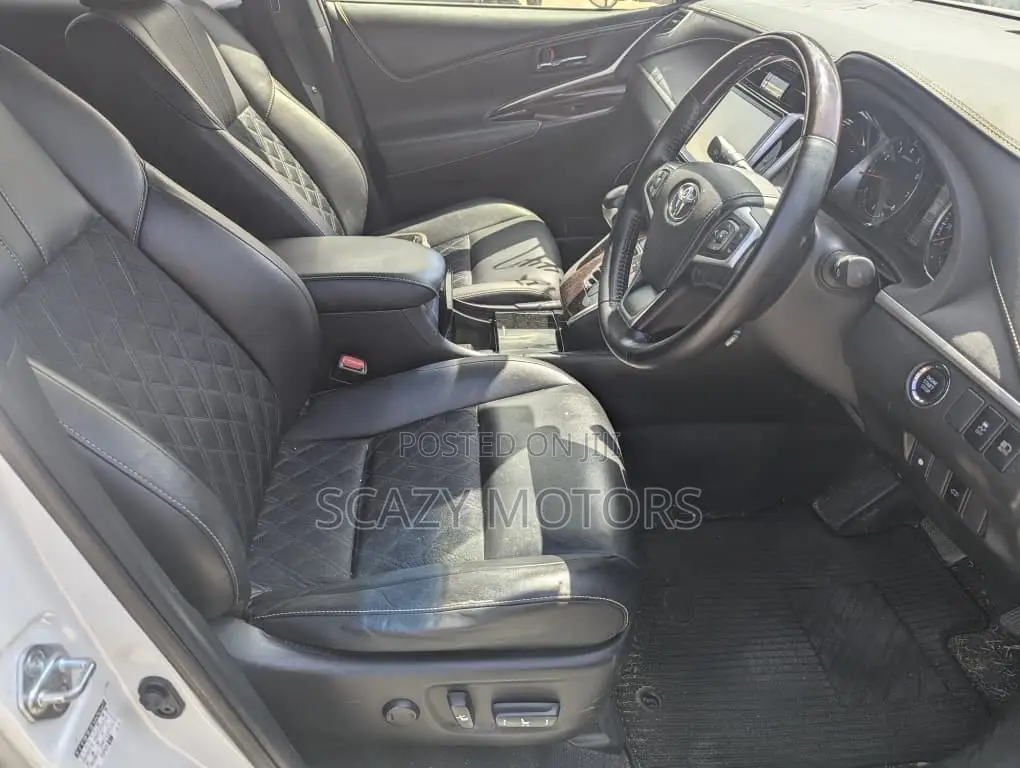 Toyota Succeed SV Premium 2016 Silver