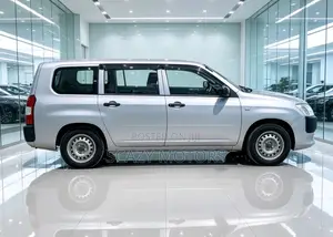 Toyota Succeed SV Premium 2016 Silver