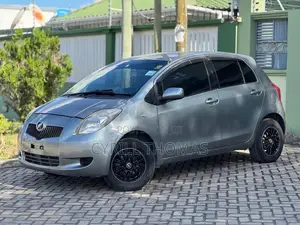 Toyota Vitz 2006 Silver