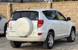 Toyota RAV4 2006 White