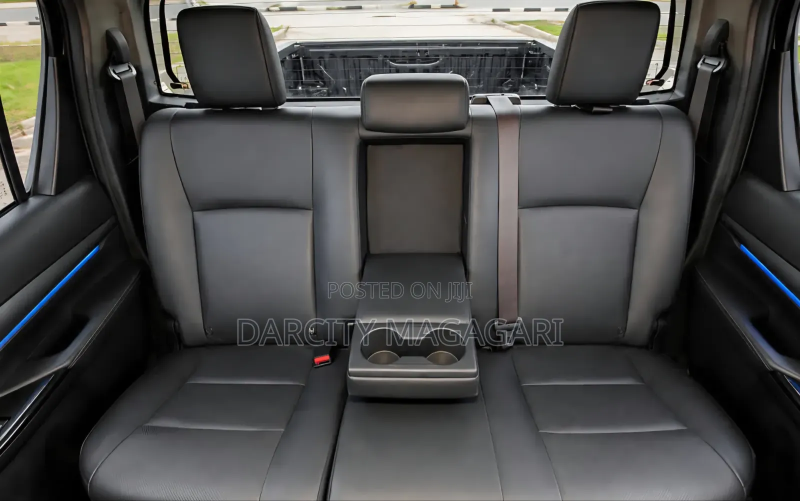 Toyota Hilux 2023 Gray