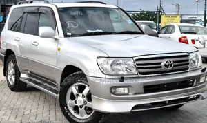 Toyota Land Cruiser 2005 White