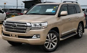Toyota Land Cruiser 2017 Gold