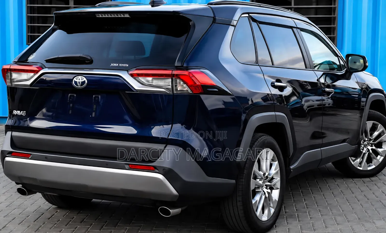 Toyota RAV4 2021 Blue