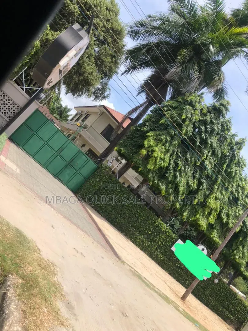15bdrm House in Mbezi Beach for sale