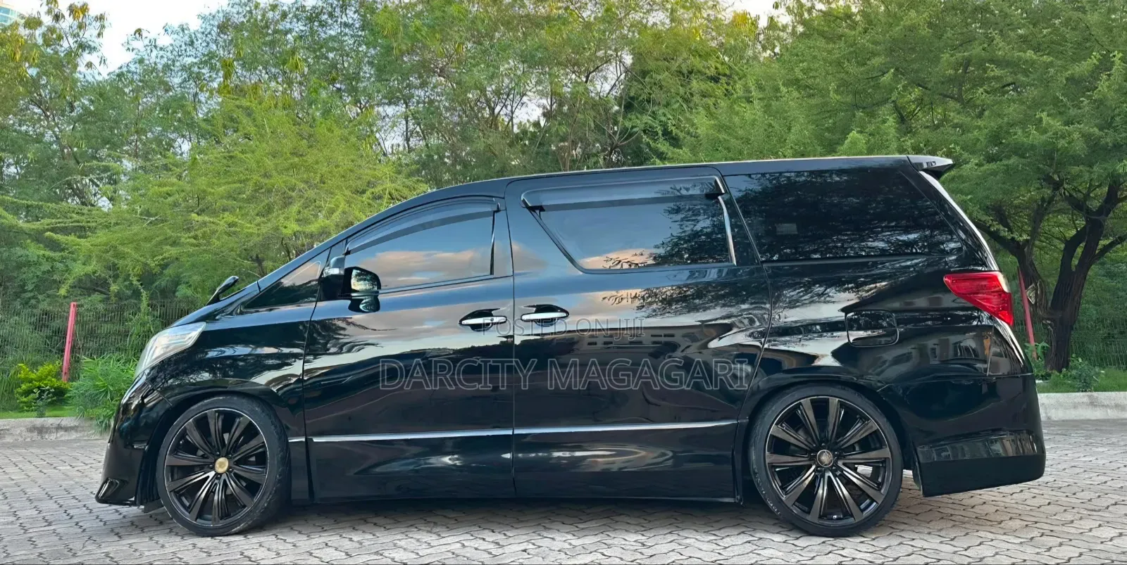 Toyota Alphard 2011 Black