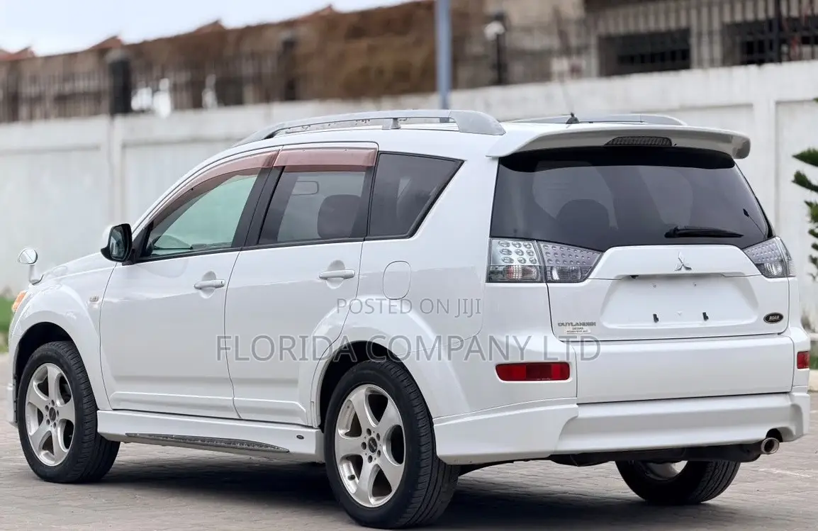 Mitsubishi Outlander 2006 White