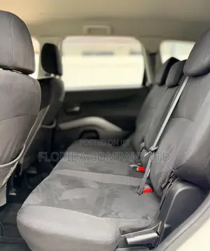Mitsubishi Outlander 2006 White