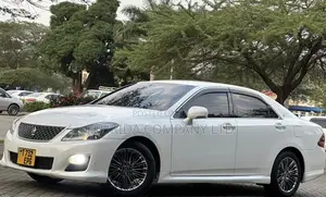Toyota Crown 2009 White
