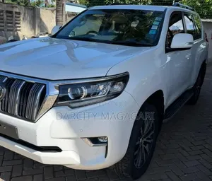 Toyota Land Cruiser Prado 2023 White