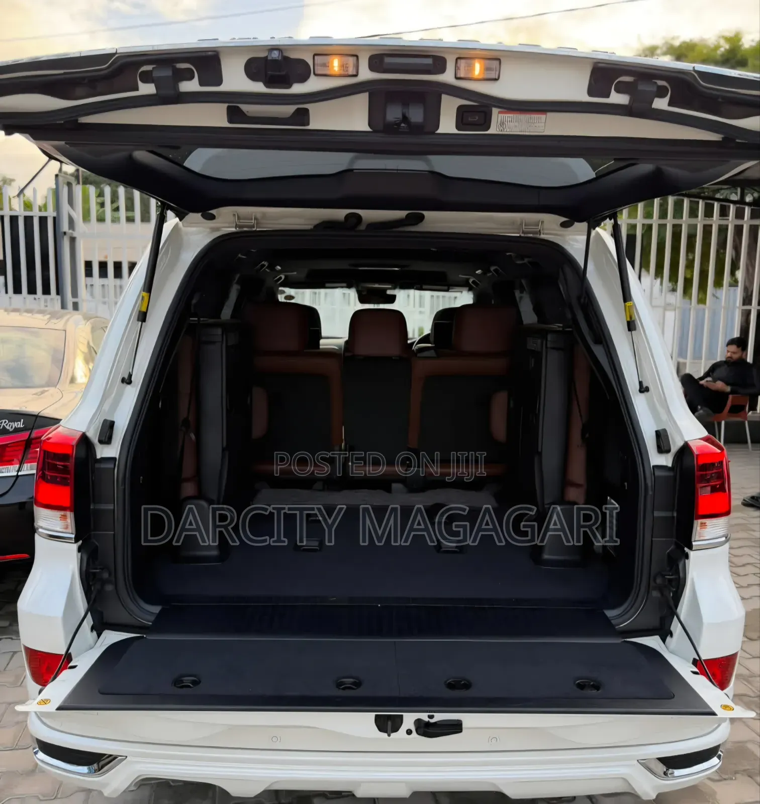 Toyota Land Cruiser 2016 White