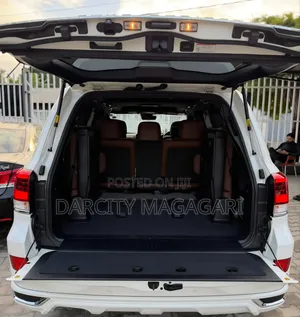 Toyota Land Cruiser 2016 White