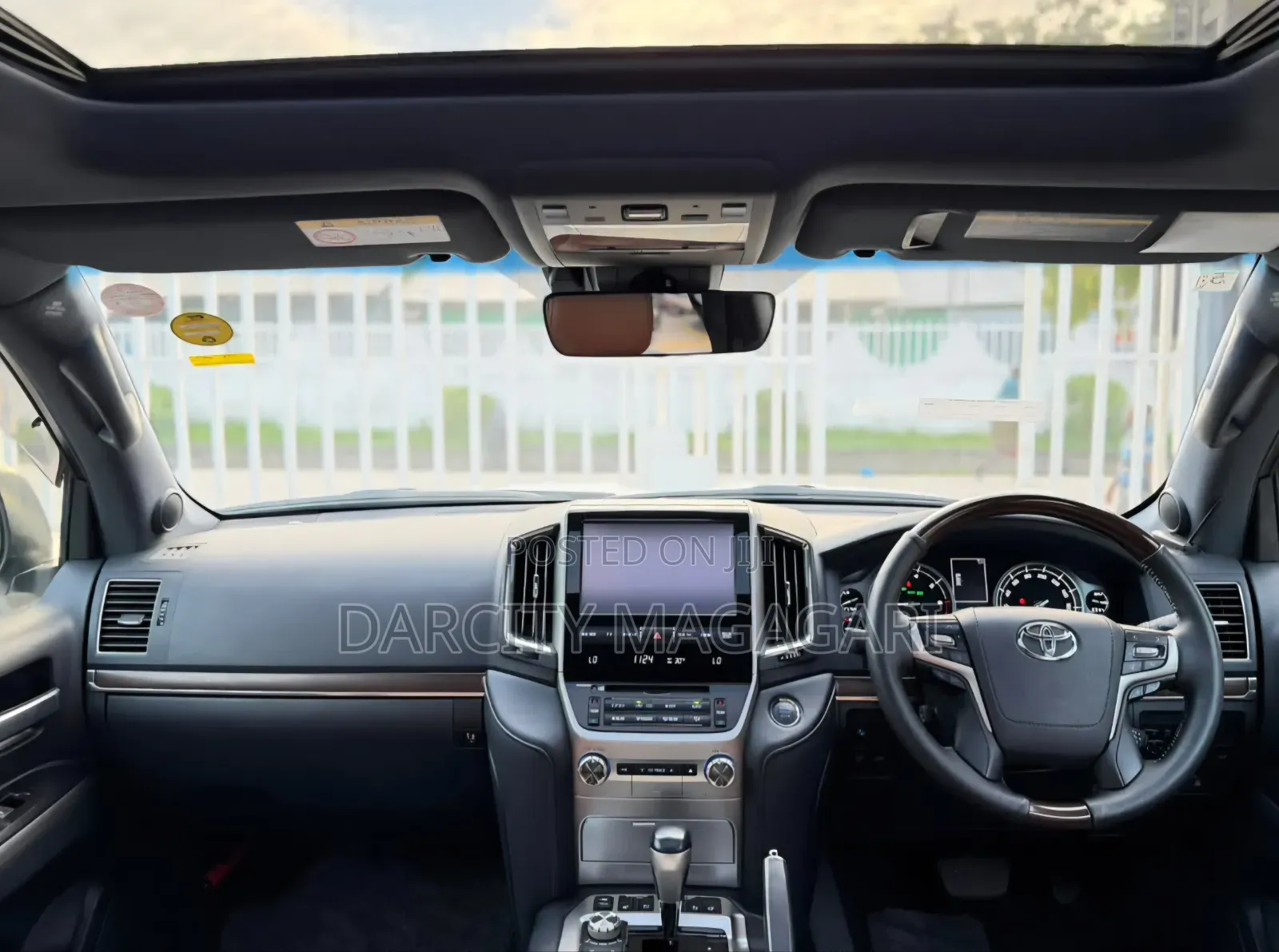Toyota Land Cruiser 2016 White
