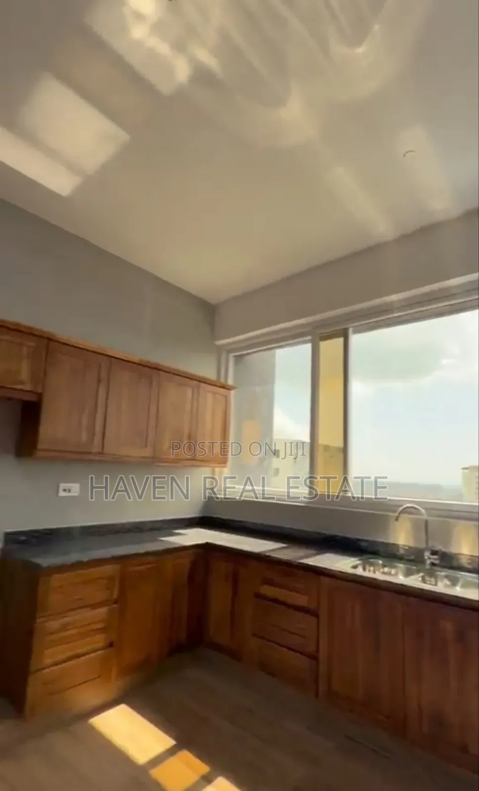 5bdrm Apartment in Upanga East for sale