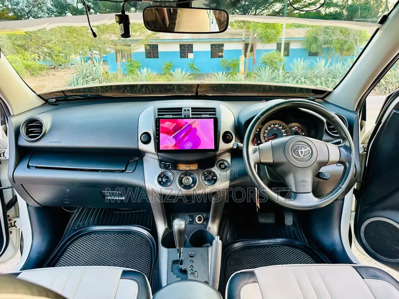 Toyota Vanguard 2010 Pearl