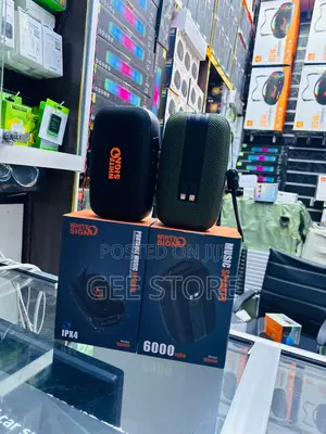 White Sign Speaker