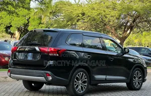 Mitsubishi Outlander 2016 Black
