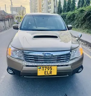 Subaru Forester 2010 Gold