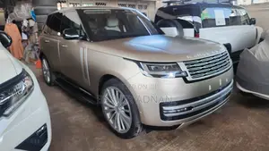 Land Rover Range Rover Vogue 2022 Gold