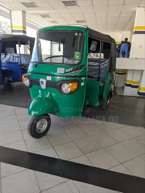 New Piaggio 2025 Green