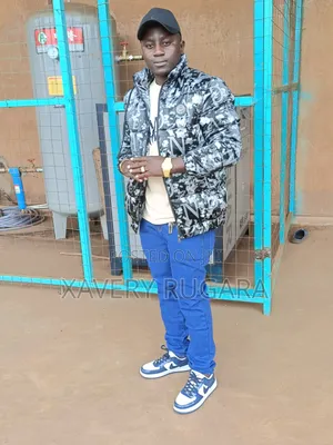 Naomba Kazi