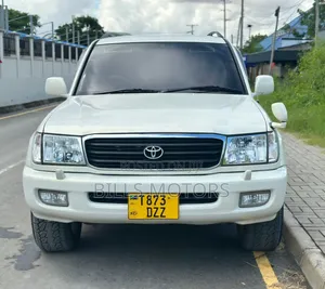 Toyota Land Cruiser 2001 White