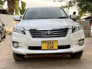 Toyota Vanguard 2012 White
