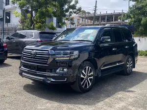 Toyota Land Cruiser 4.6 V8 ZX 2016 Matt Black