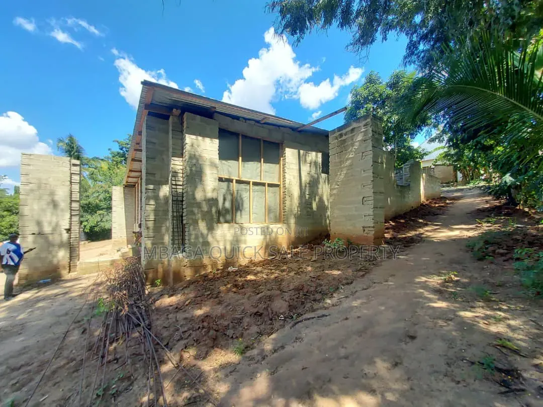 3bdrm House in Goba for sale