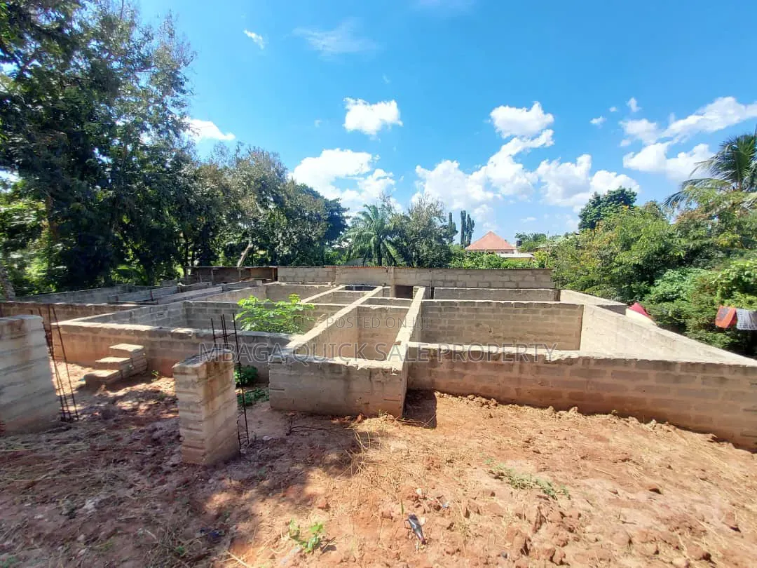 3bdrm House in Goba for sale