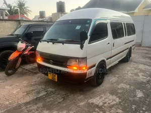 Toyota HiAce 2000 White