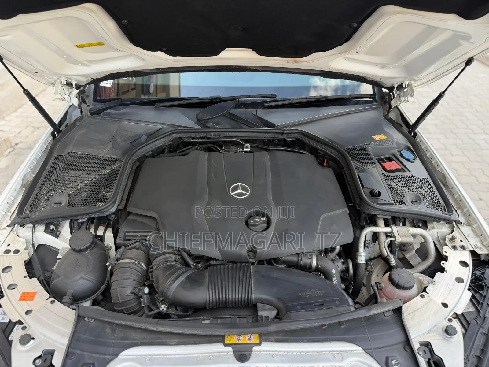 Mercedes-Benz C220 2016 Pearl