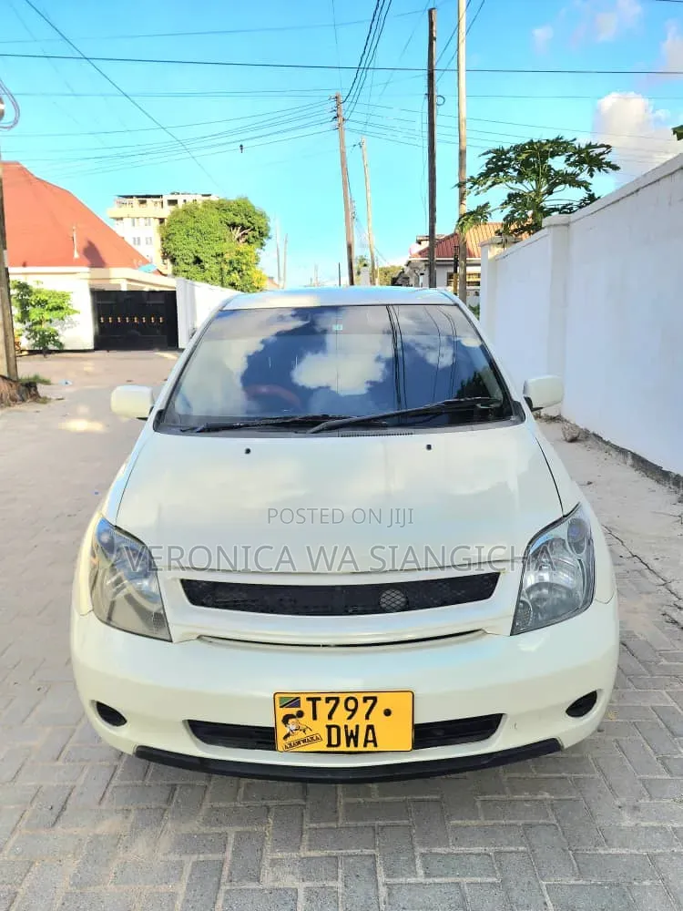 Toyota IST 2004 White