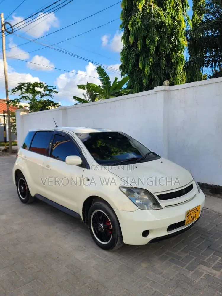 Toyota IST 2004 White