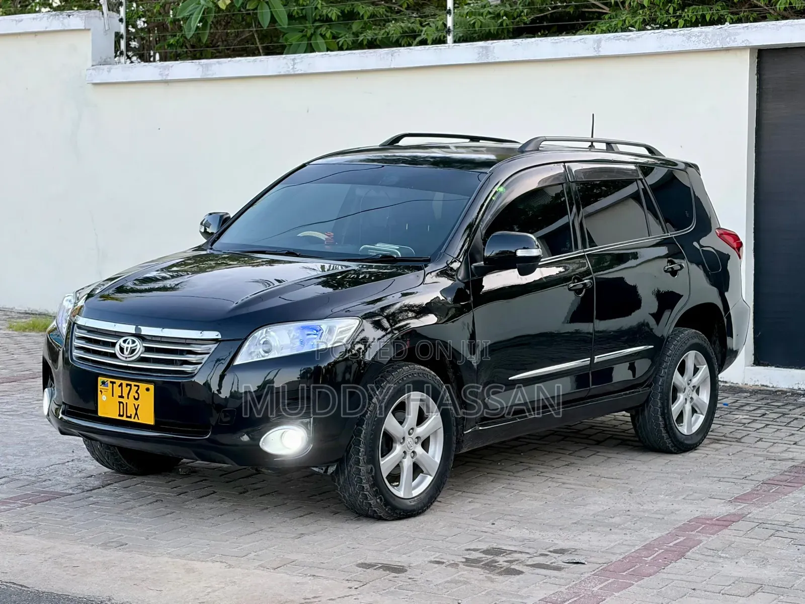 Toyota Vanguard 2010 Black