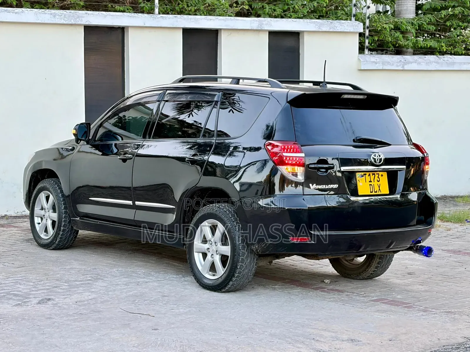 Toyota Vanguard 2010 Black
