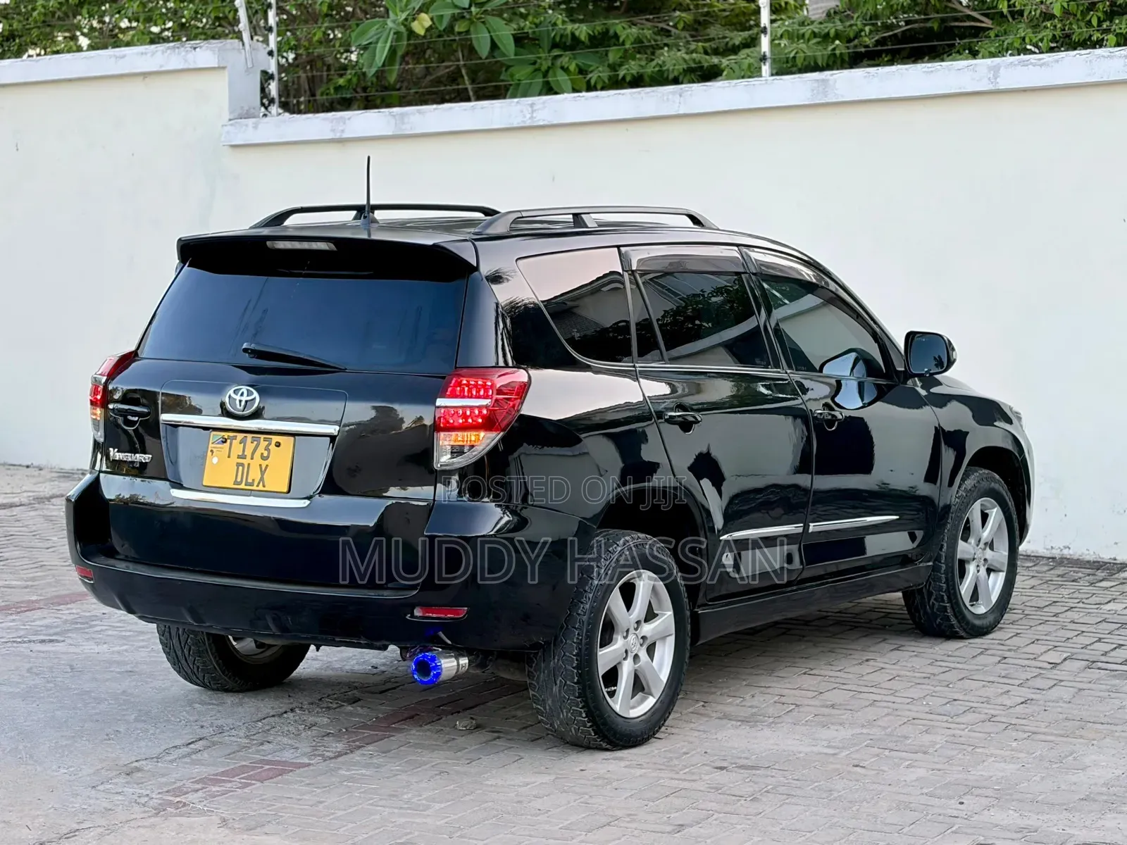 Toyota Vanguard 2010 Black