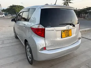 Toyota Ractis 2012 Silver